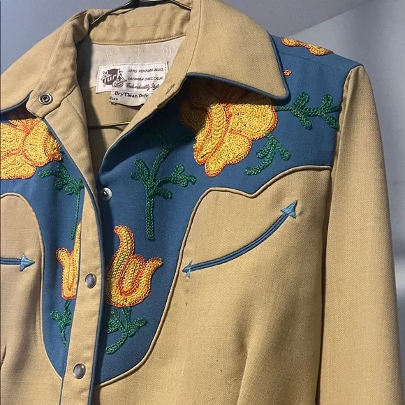 RARE Vintage Western Embroidered Button Down Shirt